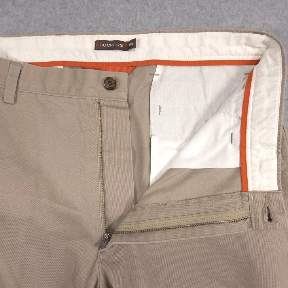 Dockers D3 Mens 34x30 Beige Khaki Flat Front Casual Chino Pants School